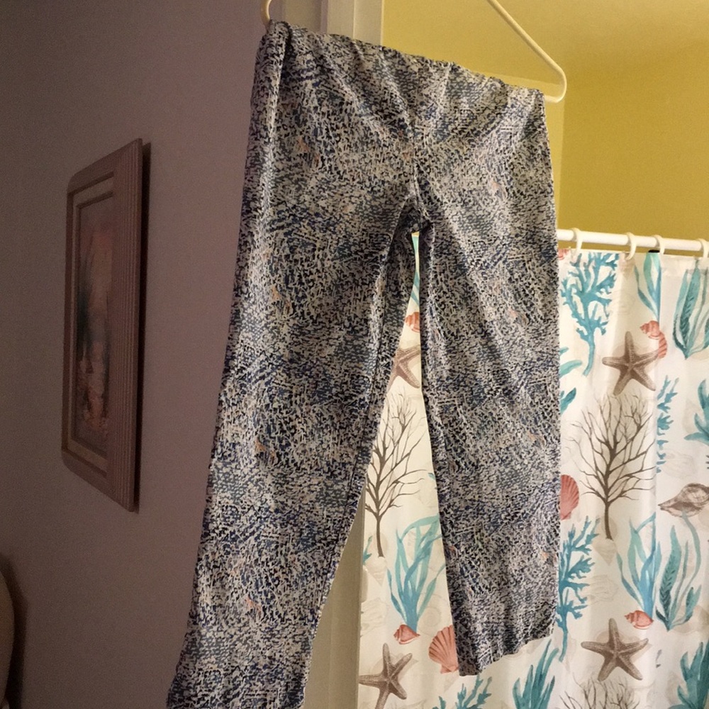 Ladies capri stretch pants